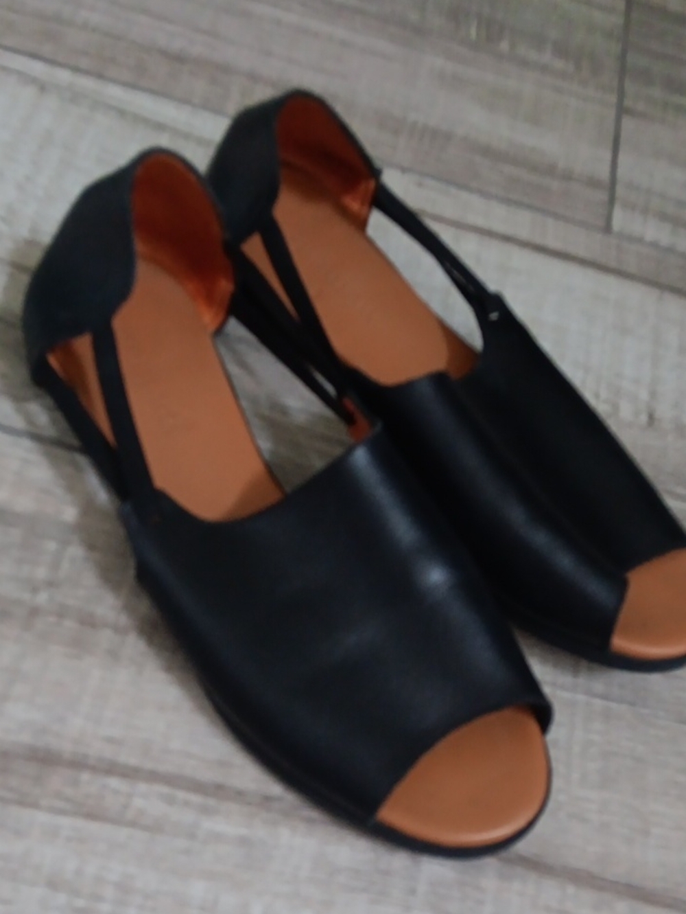 WOMADS..PEEP TOE/OPEN SIDES FLATS..